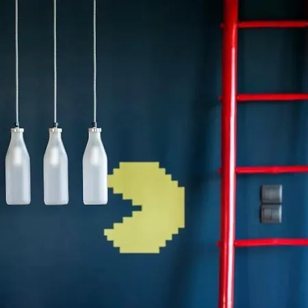 Apartment Super Heroes *