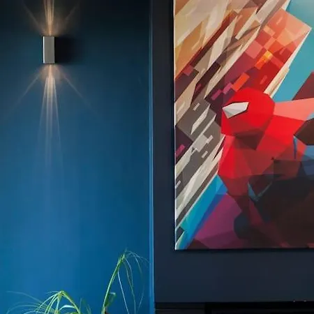 Apartment Super Heroes *